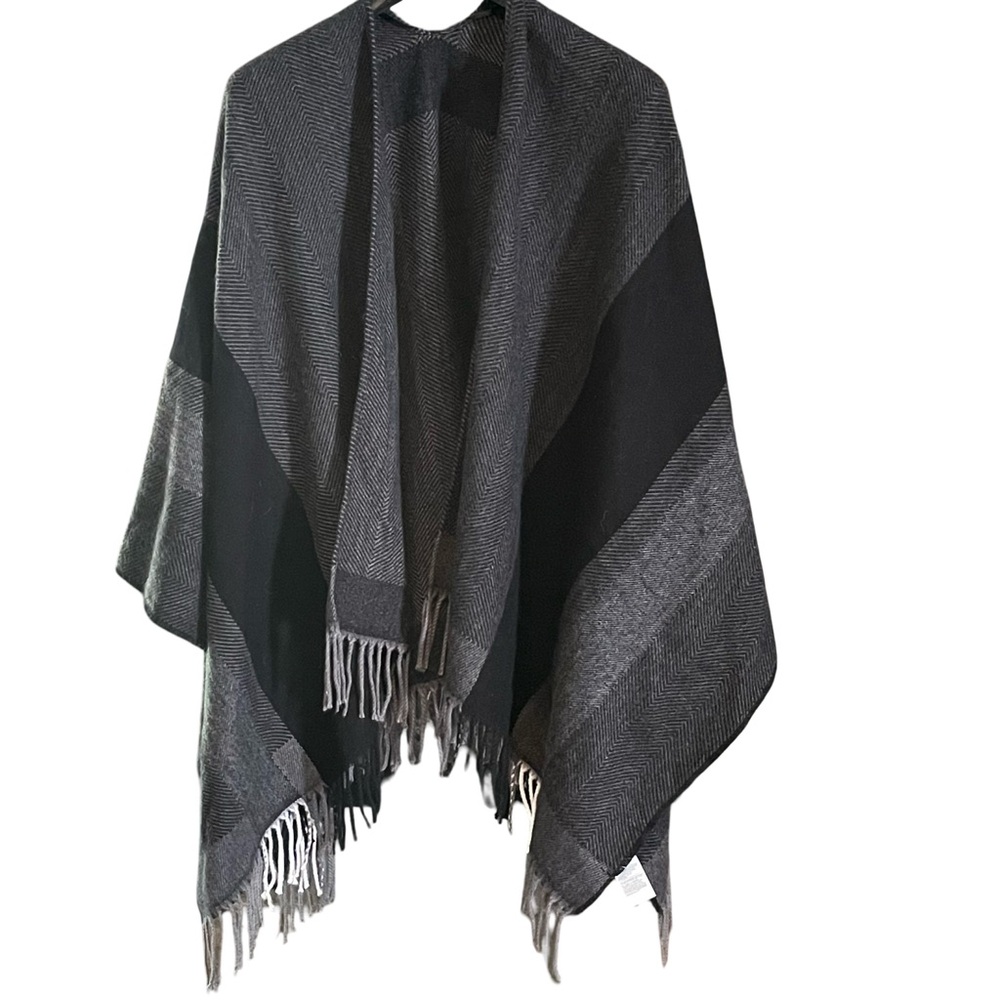 Banana Republic Shawl Wrap Fringe Herringbone One Size
